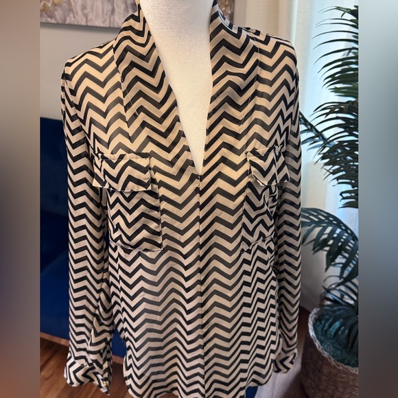 Chevron Patterned Lightweight Women's Top Camisole - Picture 2 of 15